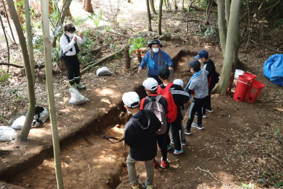 別府大学「大原古墳」第2次発掘調査　～小学生も体験しました～の画像9