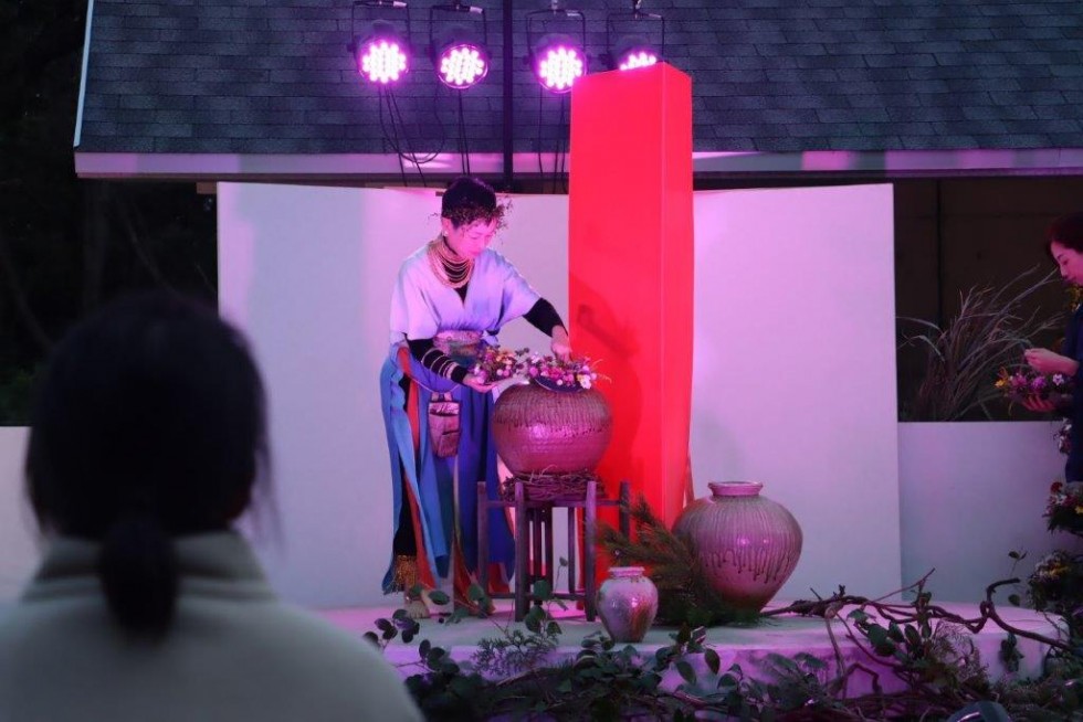 長崎鼻の龍神さまへ祈りの花を捧ぐ　-　「花使いライブ　龍神花祭」第24回大分県民芸術文化祭の画像3