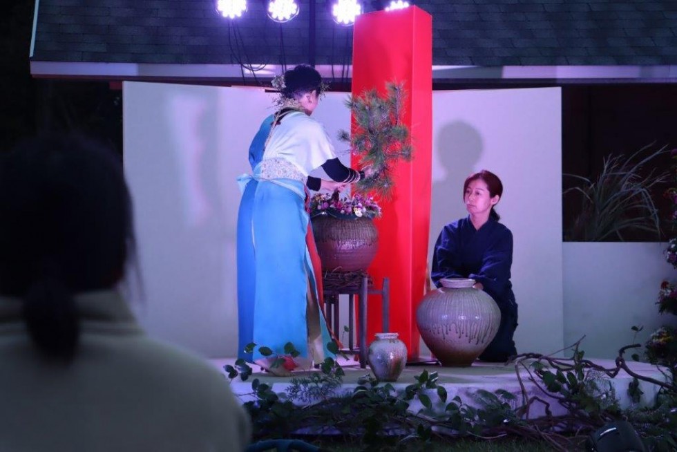 長崎鼻の龍神さまへ祈りの花を捧ぐ　-　「花使いライブ　龍神花祭」第24回大分県民芸術文化祭の画像4