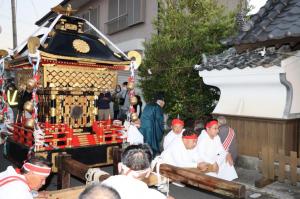 下宮へ向かう途中の宇佐神宮遥拝所での様子