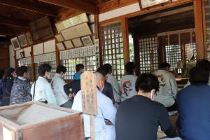 作業前の若宮八幡神社参拝