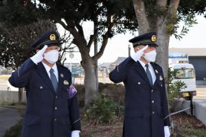 パトロールする車両を見送る藤澤所長