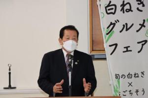 来賓あいさつをする佐々木市長