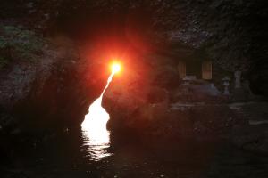 長崎鼻　海蝕洞穴