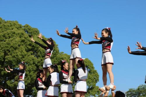 満面の笑みで会場を魅了した日本文理大学チアリーディング部の写真