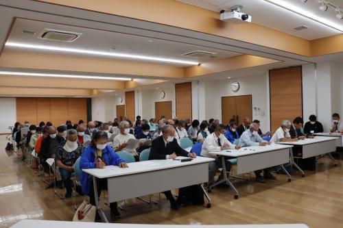 総会に参加した約70人の民生委員・児童委員の写真