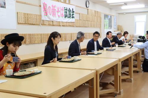 春の新そば試食会の会場の写真