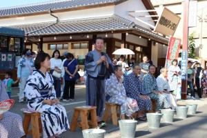 あいさつをする佐々木市長