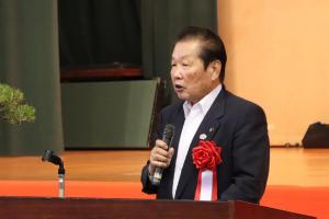 祝辞を述べる佐々木市長の写真