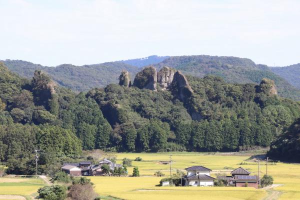 間戸岩屋の写真（遠景）