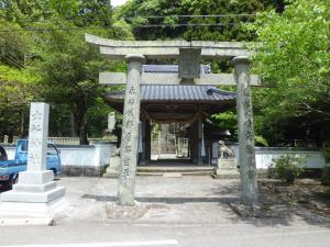 六所神社（鳥居）