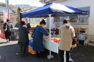 地元特産品の販売ブース