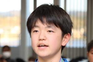 力強く感想と今後の抱負を発表する平田キャプテン