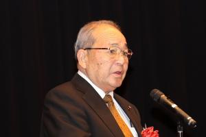 祝辞を述べる安東市議会議長