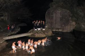 テイレシが身を清めている写真