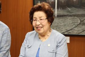 あいさつをする川端会長の写真