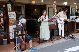 バンドのライブ演奏