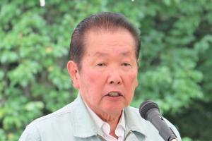 歓迎のあいさつをする佐々木市長