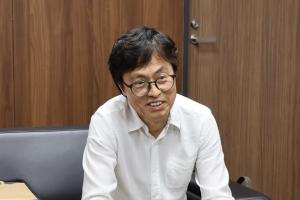 話をしている馬場さんの写真