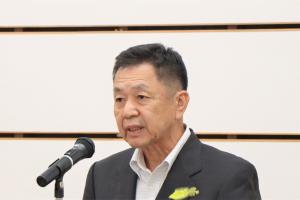 運動方針を説明する早田事務局長