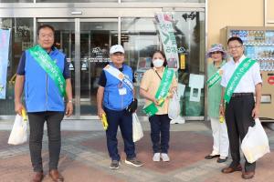 トキハインダストリー豊後高田店で街頭啓発を行った参加者