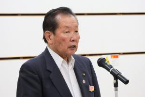 佐々木市長があいさつしている写真