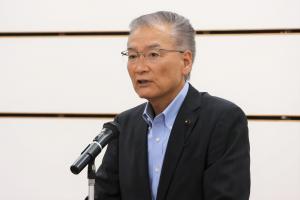 佐藤之則大分県議会議員があいさつしている写真