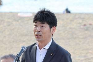 野﨑副議長の写真