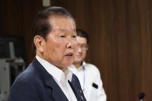 佐々木市長があいさつしている写真