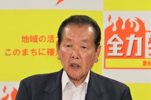激励をする佐々木市長