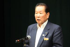 あいさつをする佐々木市長の写真