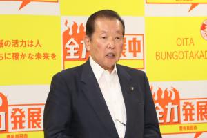 激励の言葉をおくる佐々木市長の写真