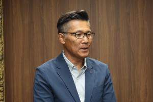 あいさつをしている山田代表取締役社長の写真
