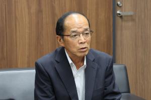 受賞報告を行う末宗組合長の写真