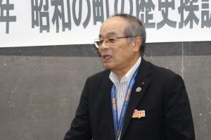河野教育長があいさつをしている写真
