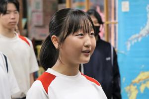 森川優衣さんがあいさつをしている写真