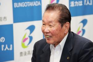 佐々木市長があいさつをしている写真