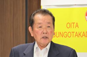 あいさつする佐々木市長