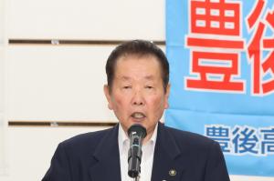 あいさつをする佐々木市長