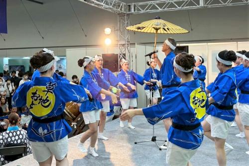男踊りの写真