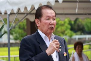あいさつをしてる佐々木市長の写真