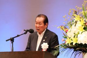 あいさつをしている佐々木市長の写真