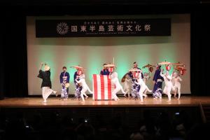 キツネ踊りの写真