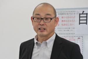 BIC事業協同組合の都築代表理事が開会のあいさつを行う写真