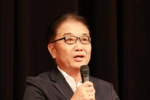 あいさつをする古川島原市長