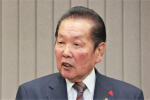 あいさつをする佐々木市長