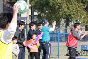 観客からは拍手と歓声が上がりました