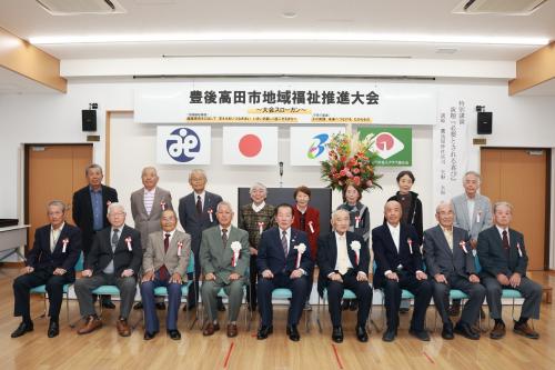 受賞者の集合写真2枚目