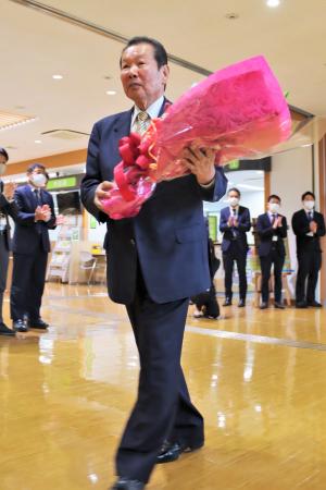 佐々木市長が市長3期目に当選し初登庁した時の写真