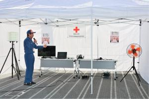 車両からの給電で動く電器やパソコン、スマホ、扇風機など